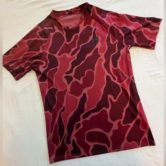 Under Armour Burgundy Camouflage Tee Shirt Size M - Picture 3 of 9